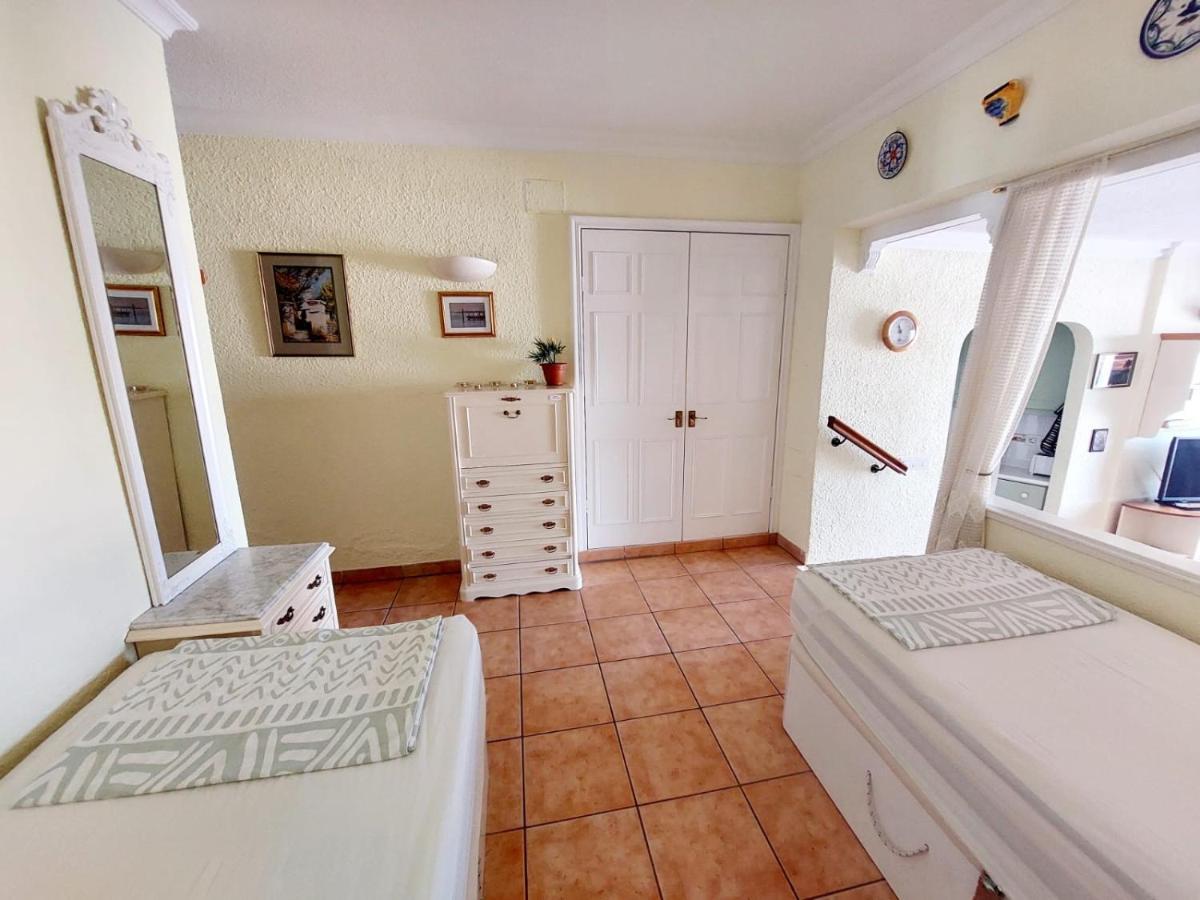 First Line Villa Floor Studio Apartment With Amazing Sea View Air Conditioned Just 50M From The Beach Costa Adeje Dış mekan fotoğraf
